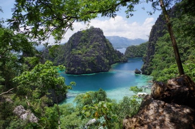 The natural scene at Kayangan Lake in the Coron area of the Philippines is so picturesque you can’t help but marvel at it.