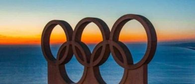 I love watching the Olympics but have you ever wondered how much the Olympic athletes make? Many are amateurs and other than living expenses and training, earn not what you'd expect (or maybe you do!) for their excellence!